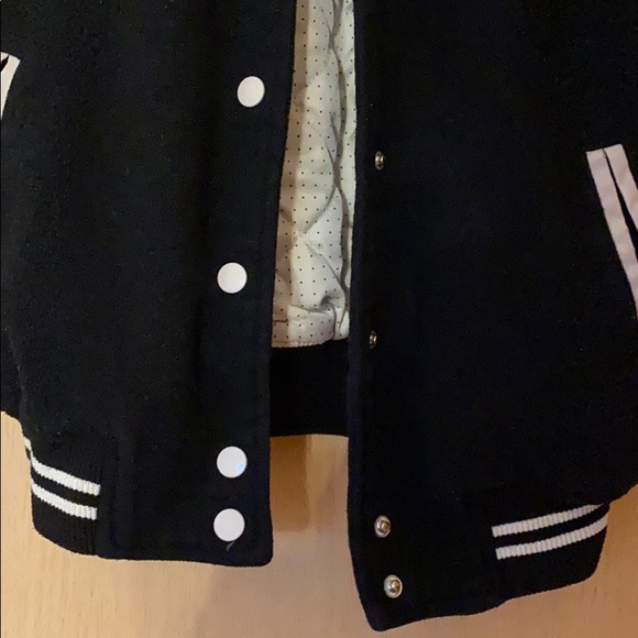 Woman’s Boomer Jacket - Picture 7 of 12